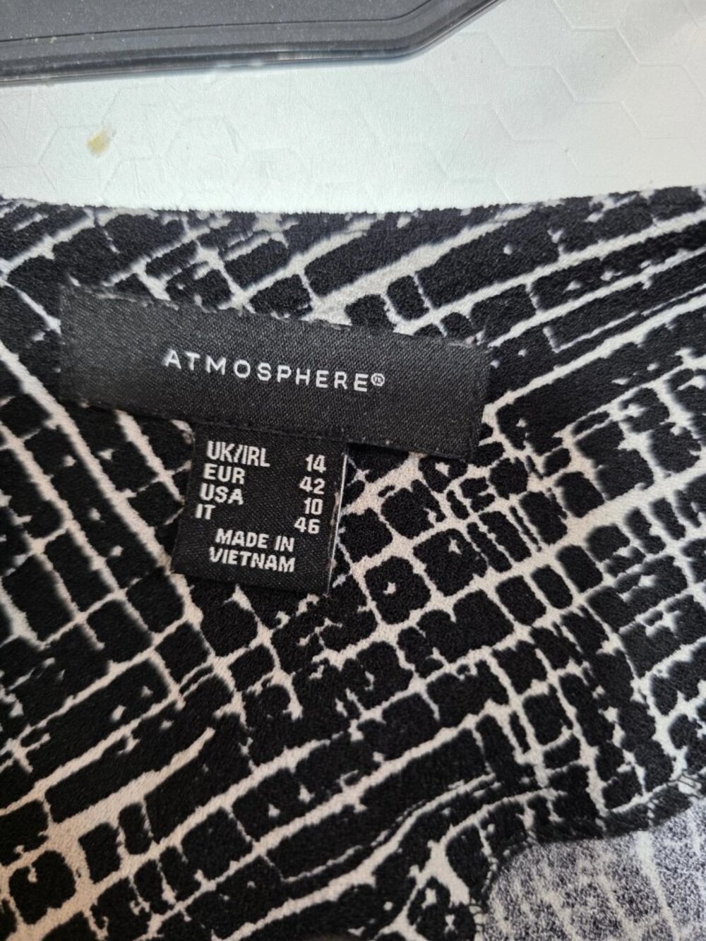 Atmosphere Blouse - Picture 9 of 13